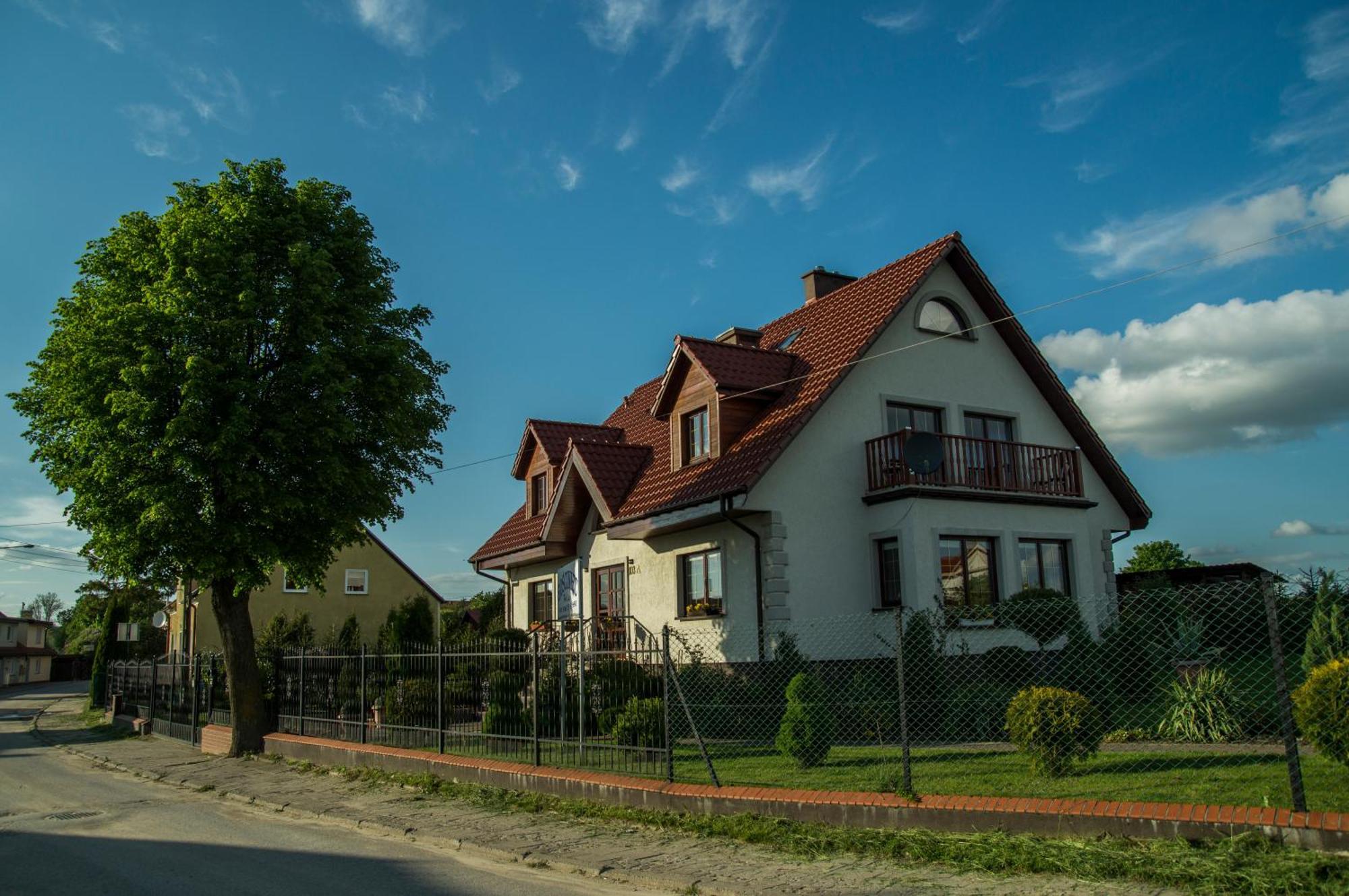 MikołajkiGosciniec Pod Lipaアパートメント エクステリア 写真